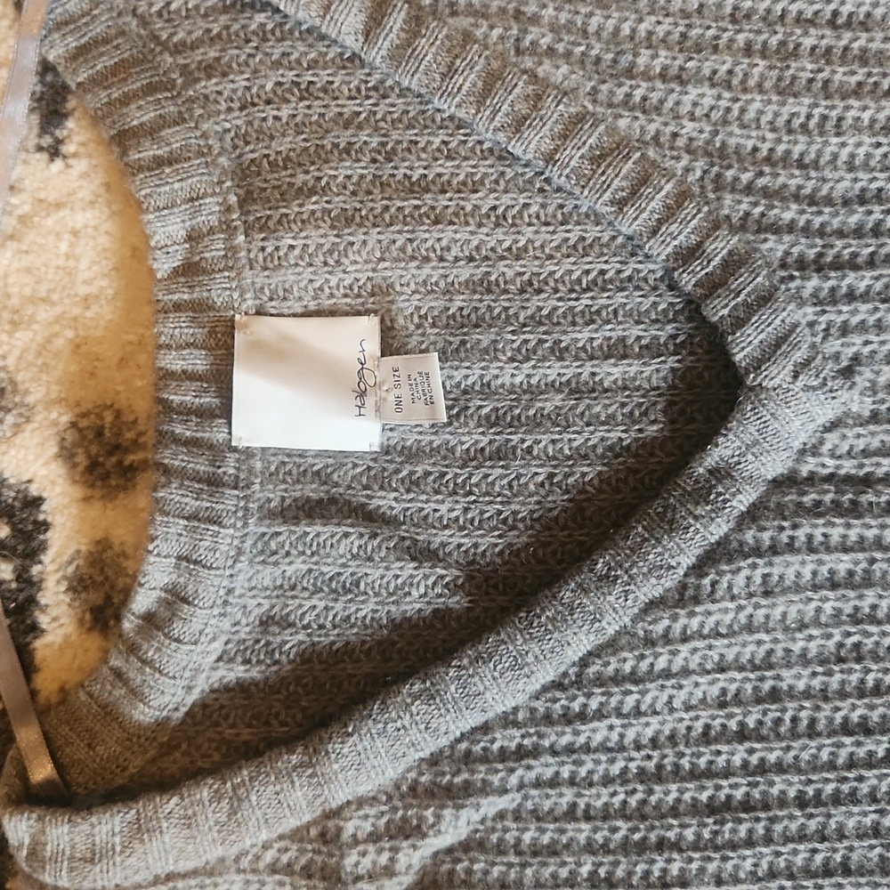 Halogen Cashmere Poncho - Picture 6 of 8